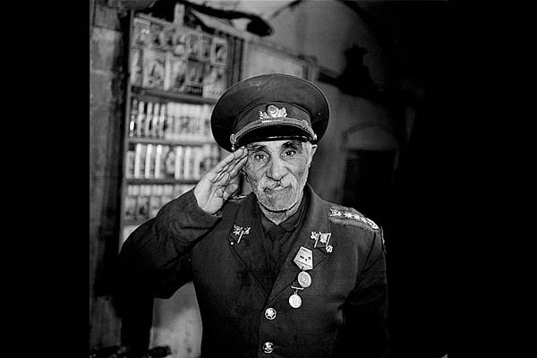 ©Rena Effendi, 2006, Veterano de Guerra, Baku Azerbaijan
