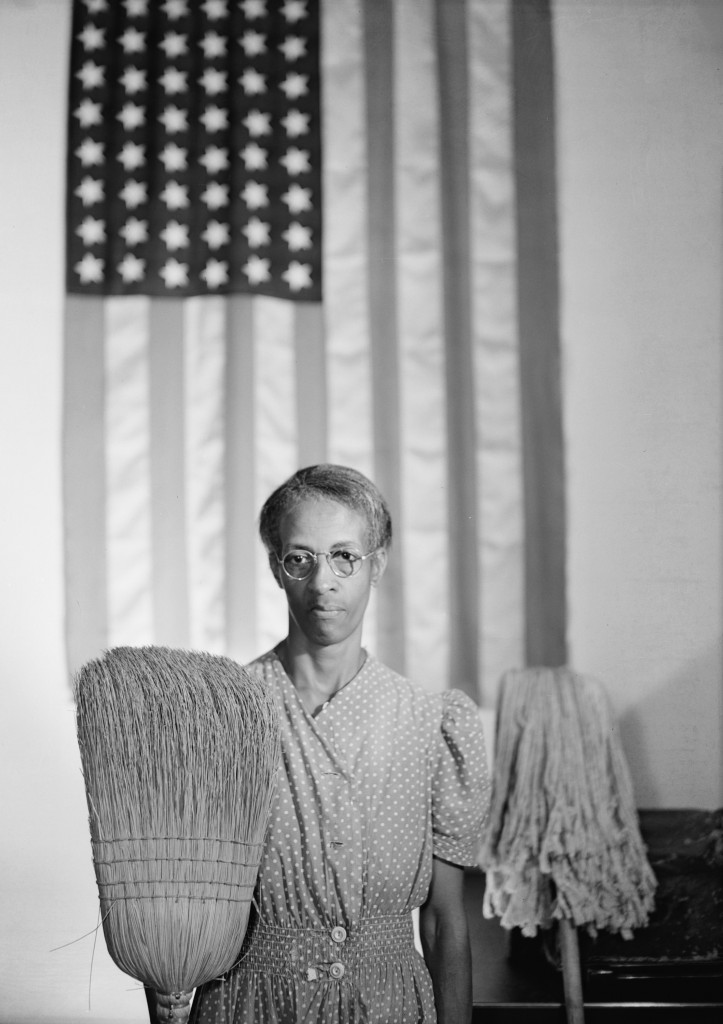 ©Gordon Parks, 1942, American Gothics, posiblemente su fotografía mas famosa y controversial.