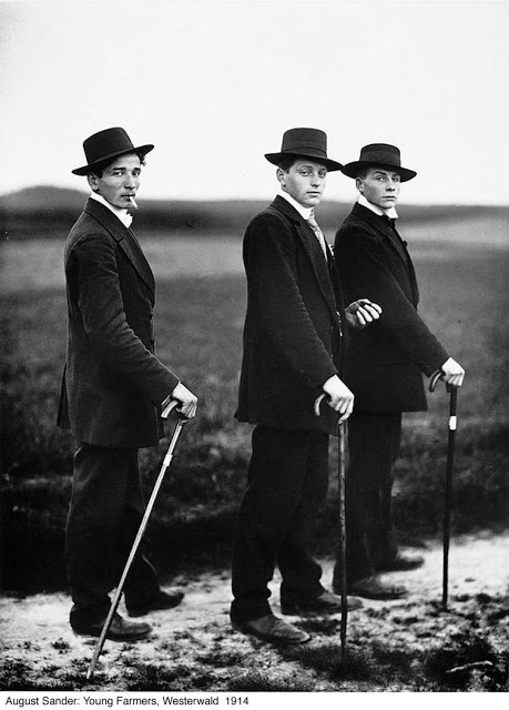 ©August Sander, 1914, Granjeros Jovenes, de Wwestland Alemania, 1914