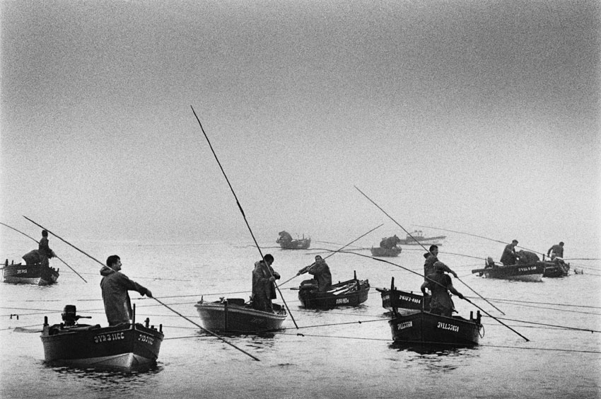 ©Sebastião Salgado, 1988, Pesca de almejas, Rio de Vigo España