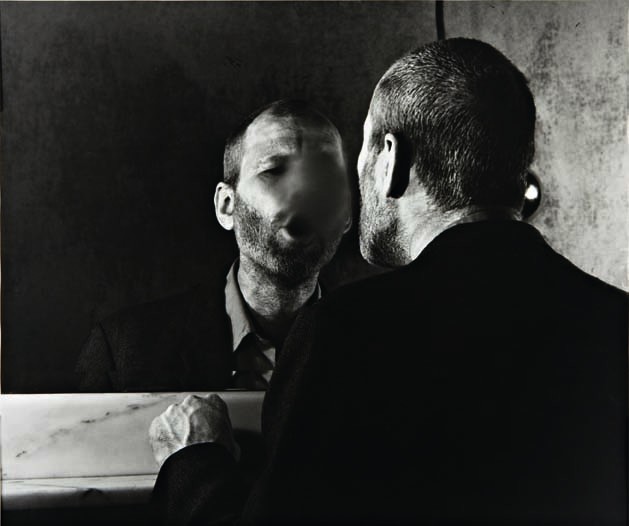 ©Dieter Appelt, Titulo: " La Marca en el espejo que deja la respiración" 1977