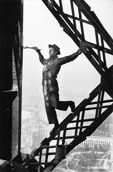 ©Marc Riboud, Paris 1953, El Pintor