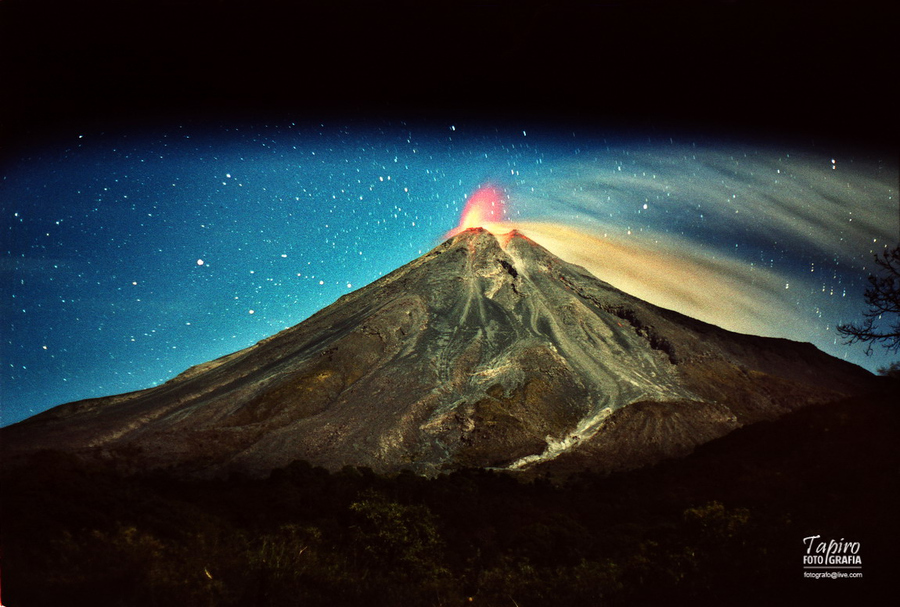 ©Sergio Tapiro Velasco, 2005, Volcan de Colima