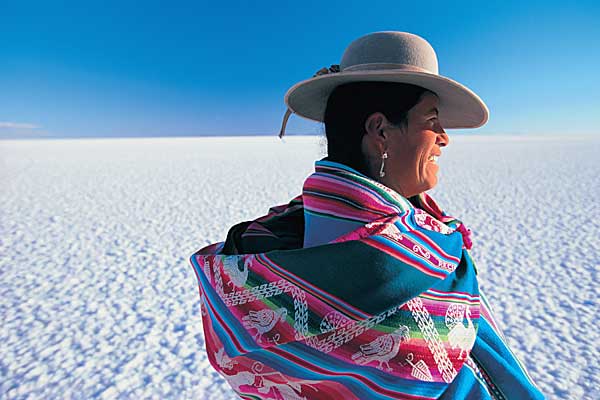 ©Peter Adams, Bolivia, Mujer en traje Tradicional.