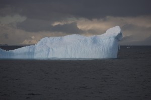 ©Alex Tehrani, 2007, Iceberg en los Mares del Sur 